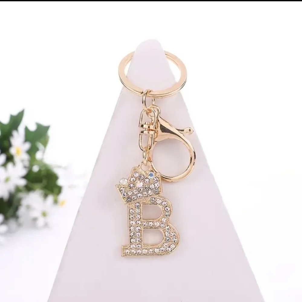 Keychain Letter B With Crown Keyrings